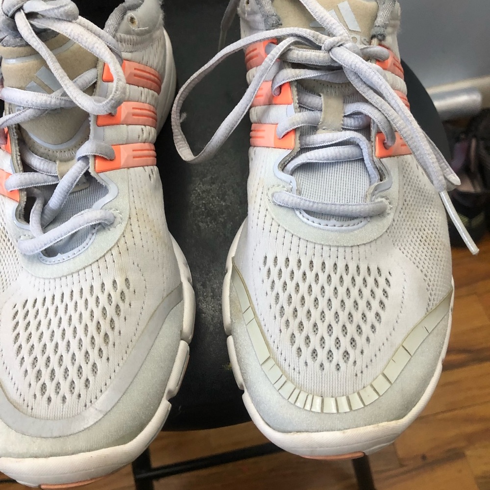 Wemon adidas running work out 👟 sneakers